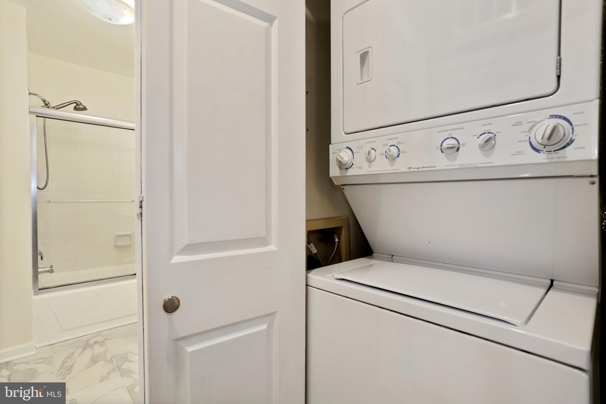 CARR AT PINECREST - Residential