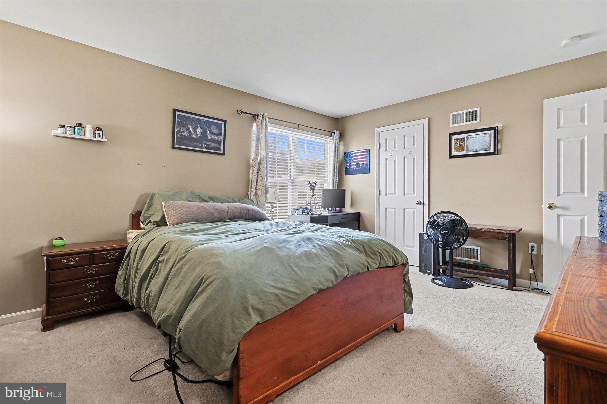 LONGWOOD SQUARE - Residential