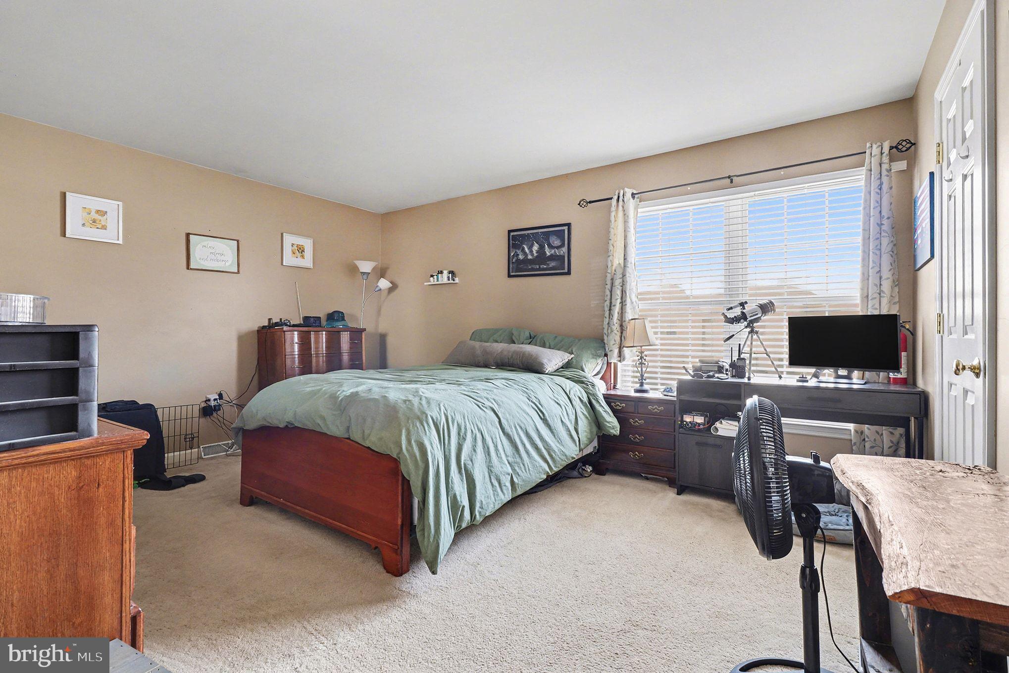 LONGWOOD SQUARE - Residential