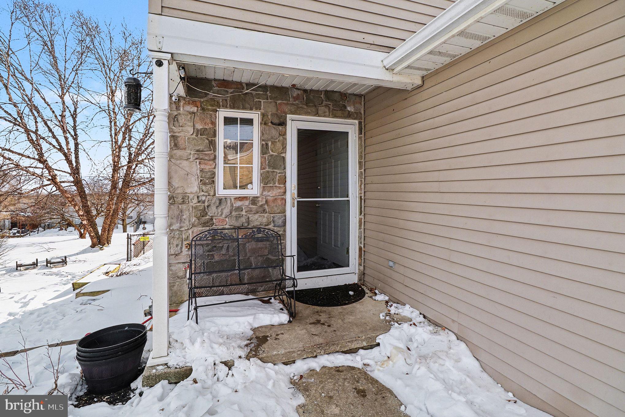 LONGWOOD SQUARE - Residential