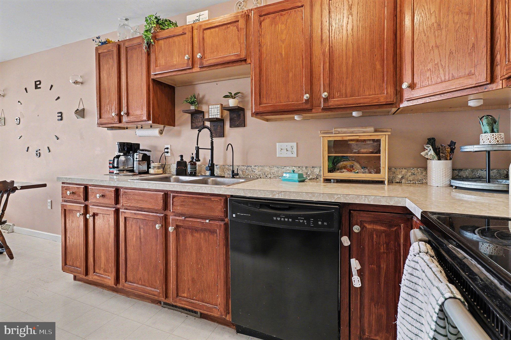 LONGWOOD SQUARE - Residential