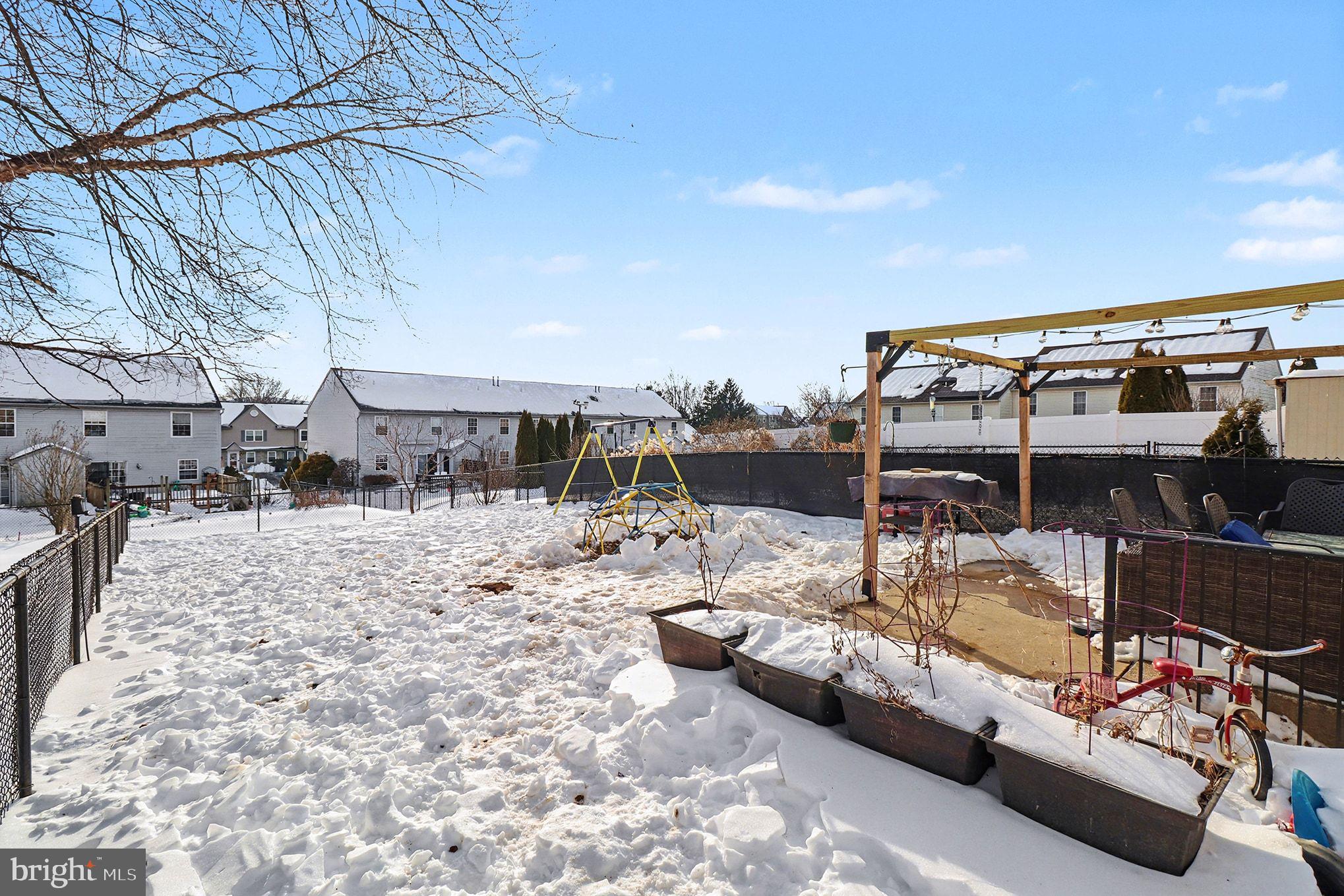 LONGWOOD SQUARE - Residential