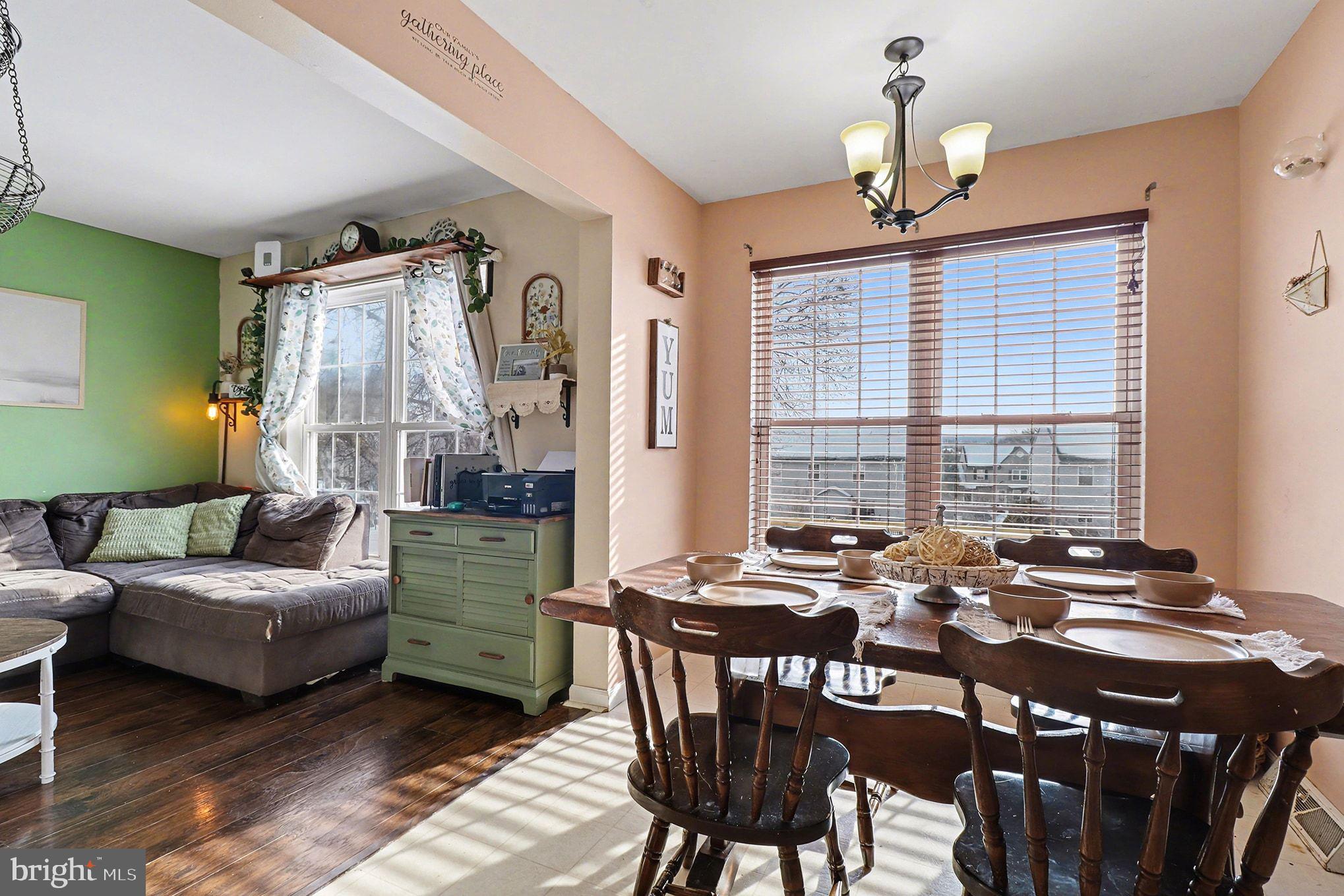 LONGWOOD SQUARE - Residential