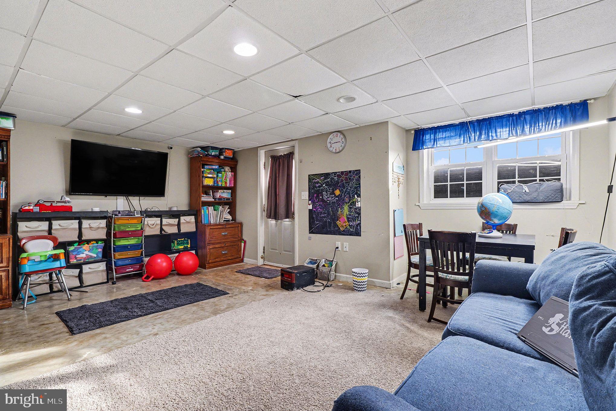 LONGWOOD SQUARE - Residential