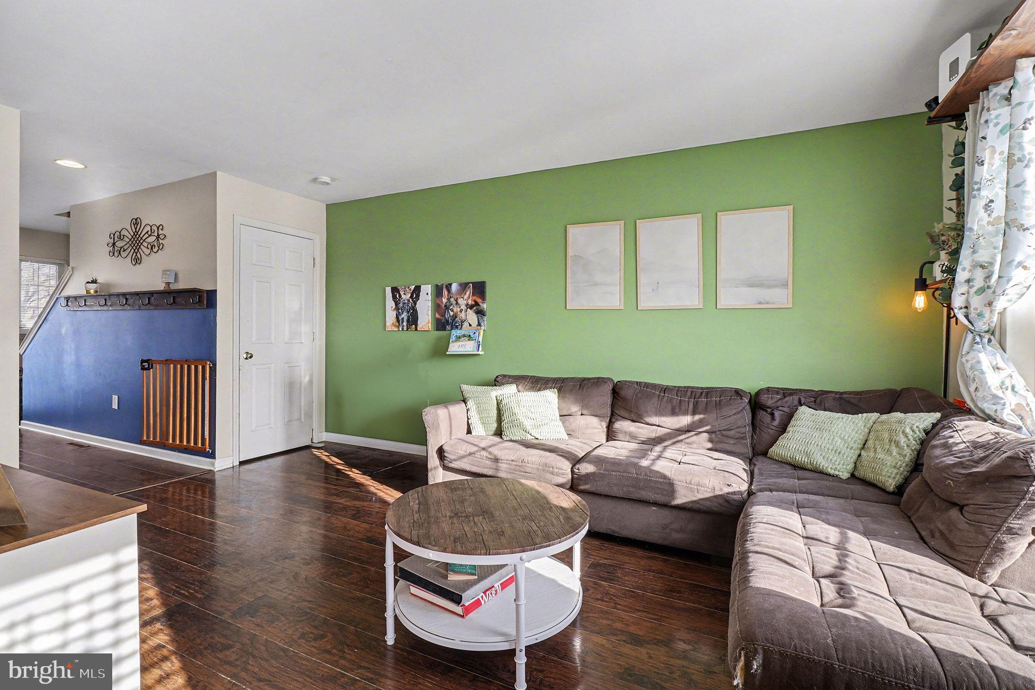 LONGWOOD SQUARE - Residential