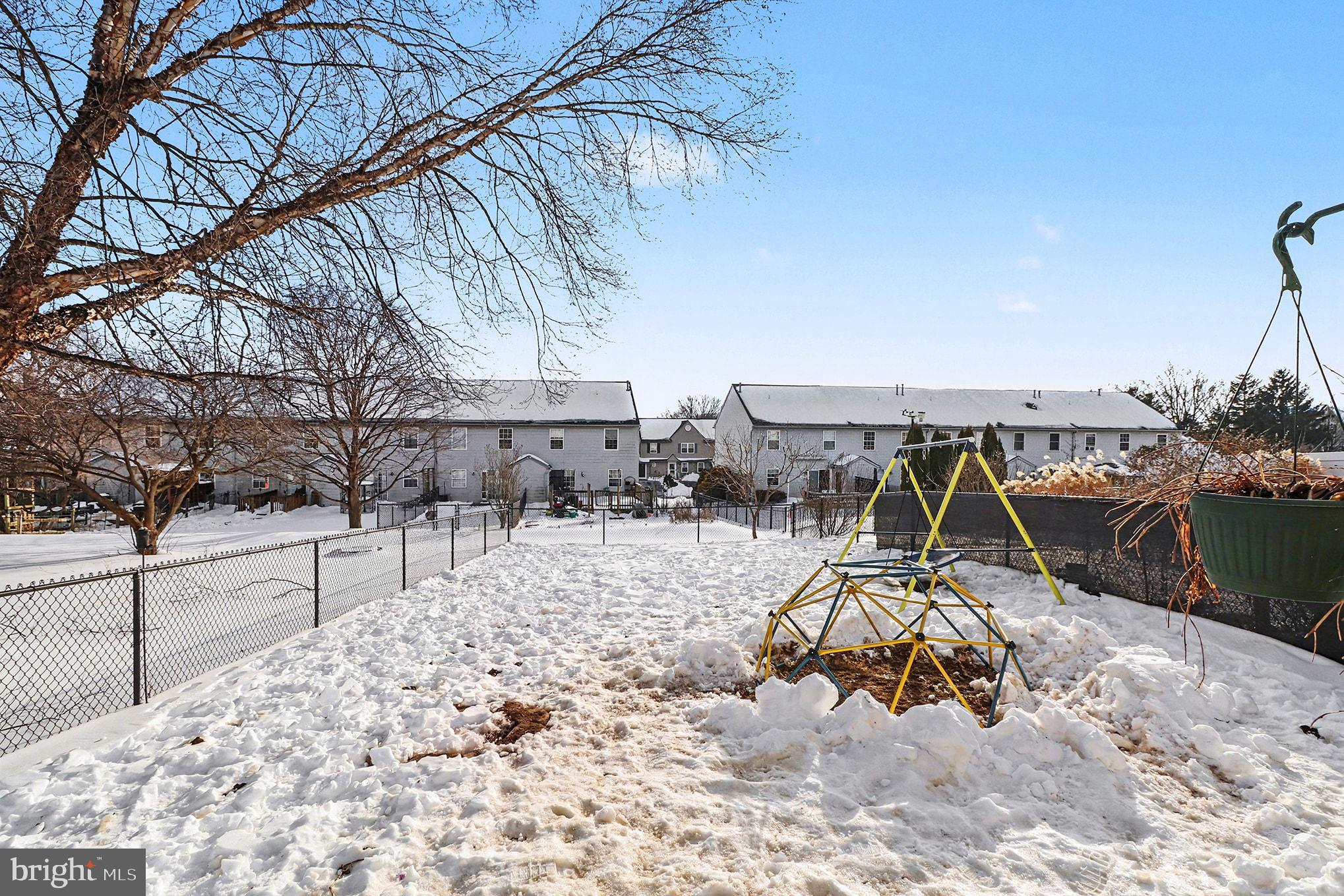 LONGWOOD SQUARE - Residential