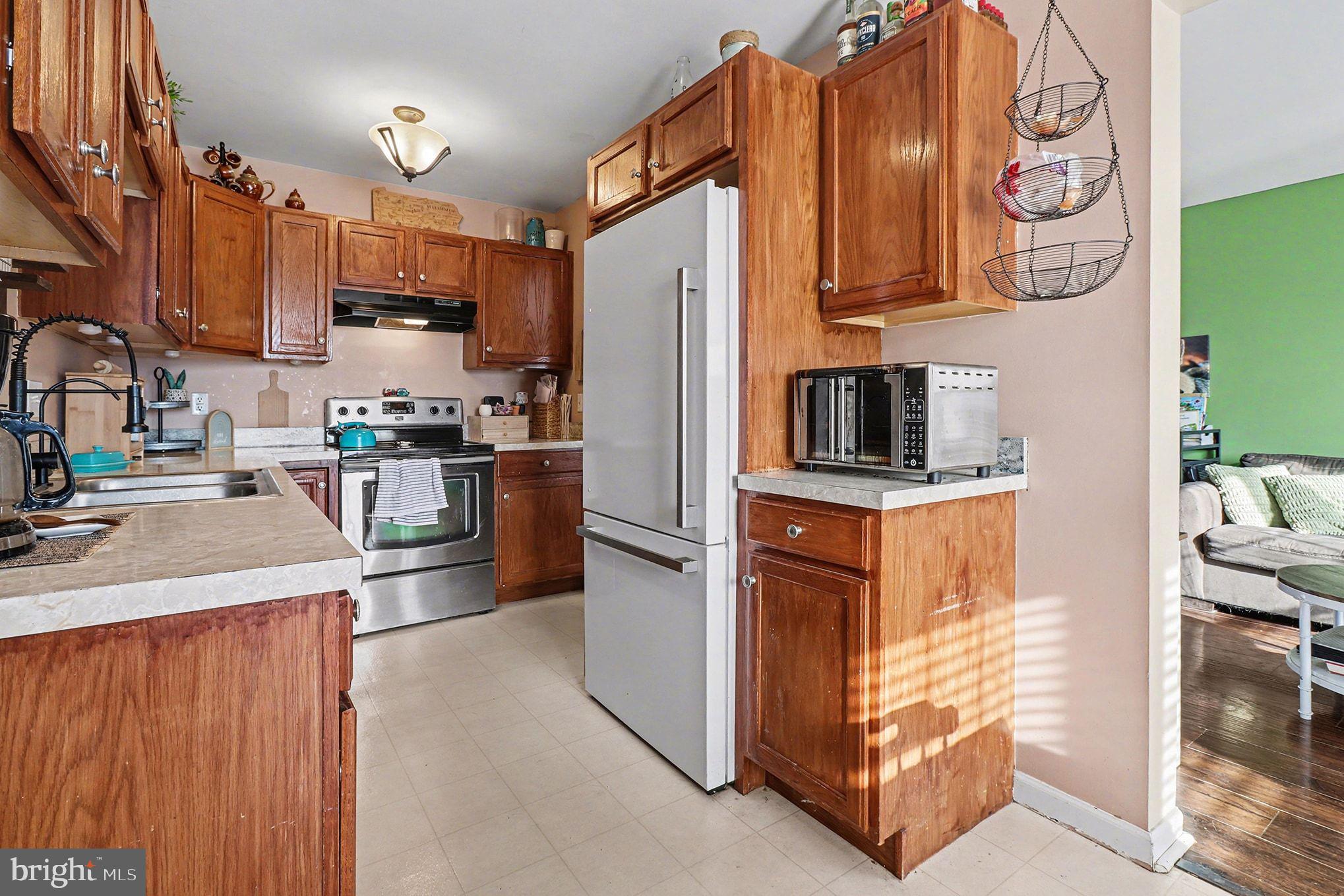 LONGWOOD SQUARE - Residential