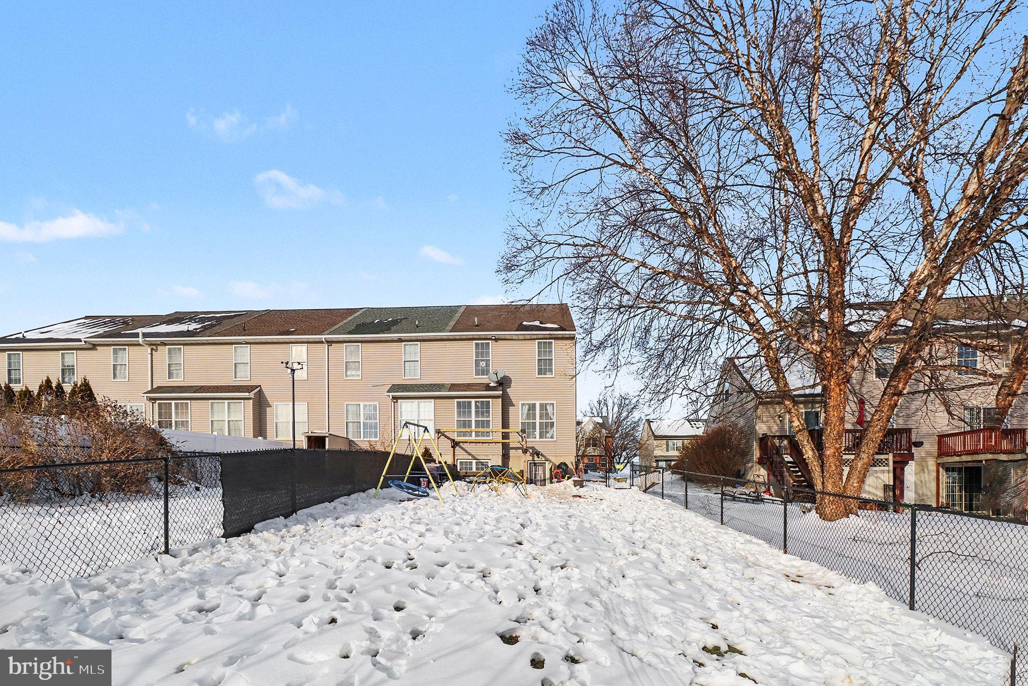 LONGWOOD SQUARE - Residential