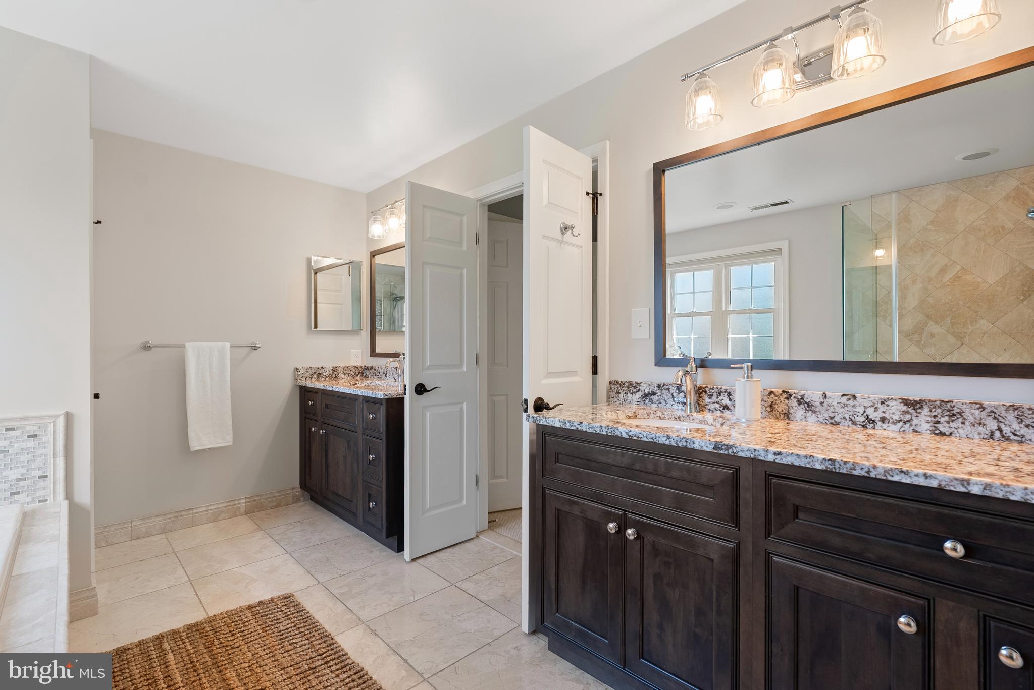 HUNTERS RUN - Residential