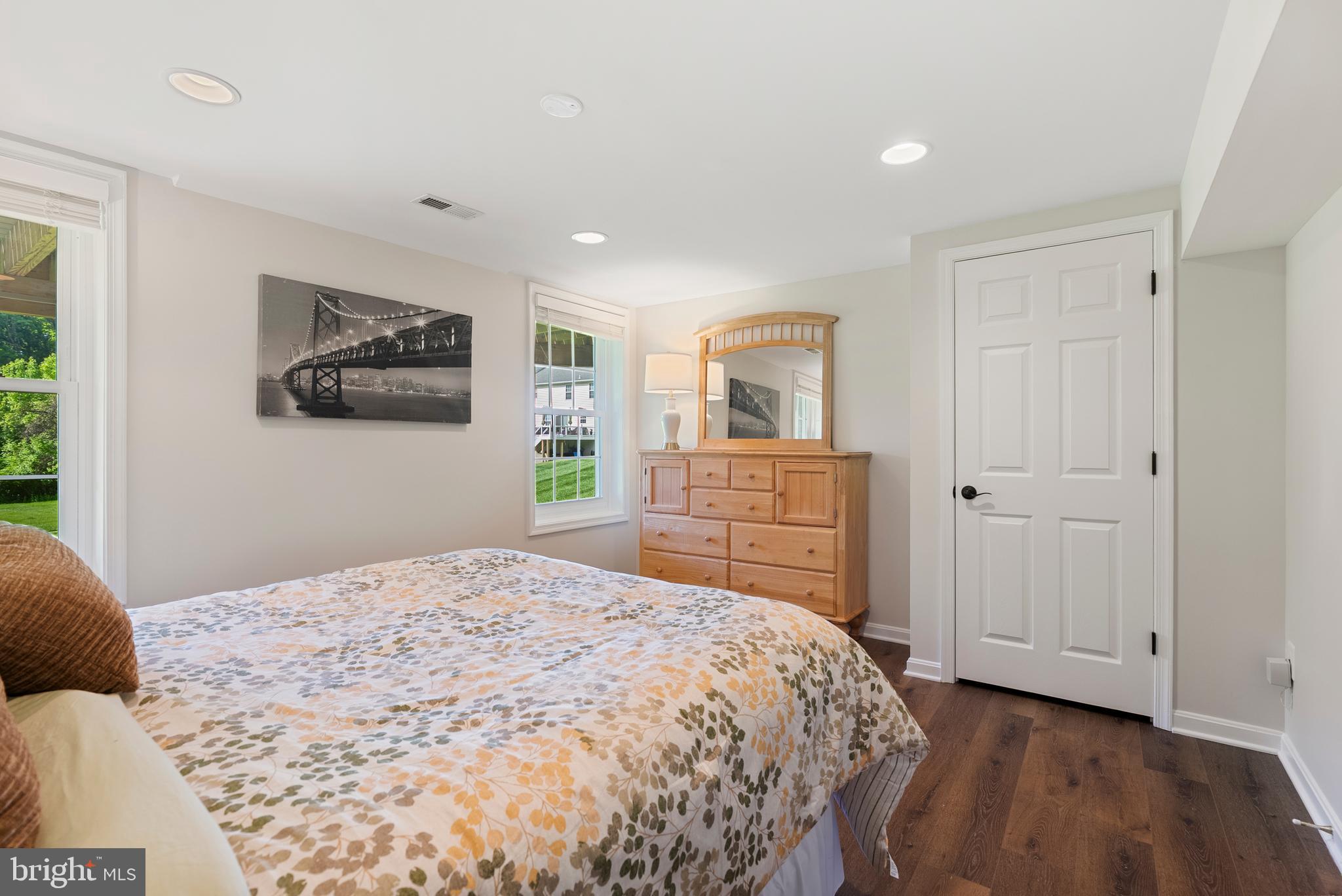 HUNTERS RUN - Residential