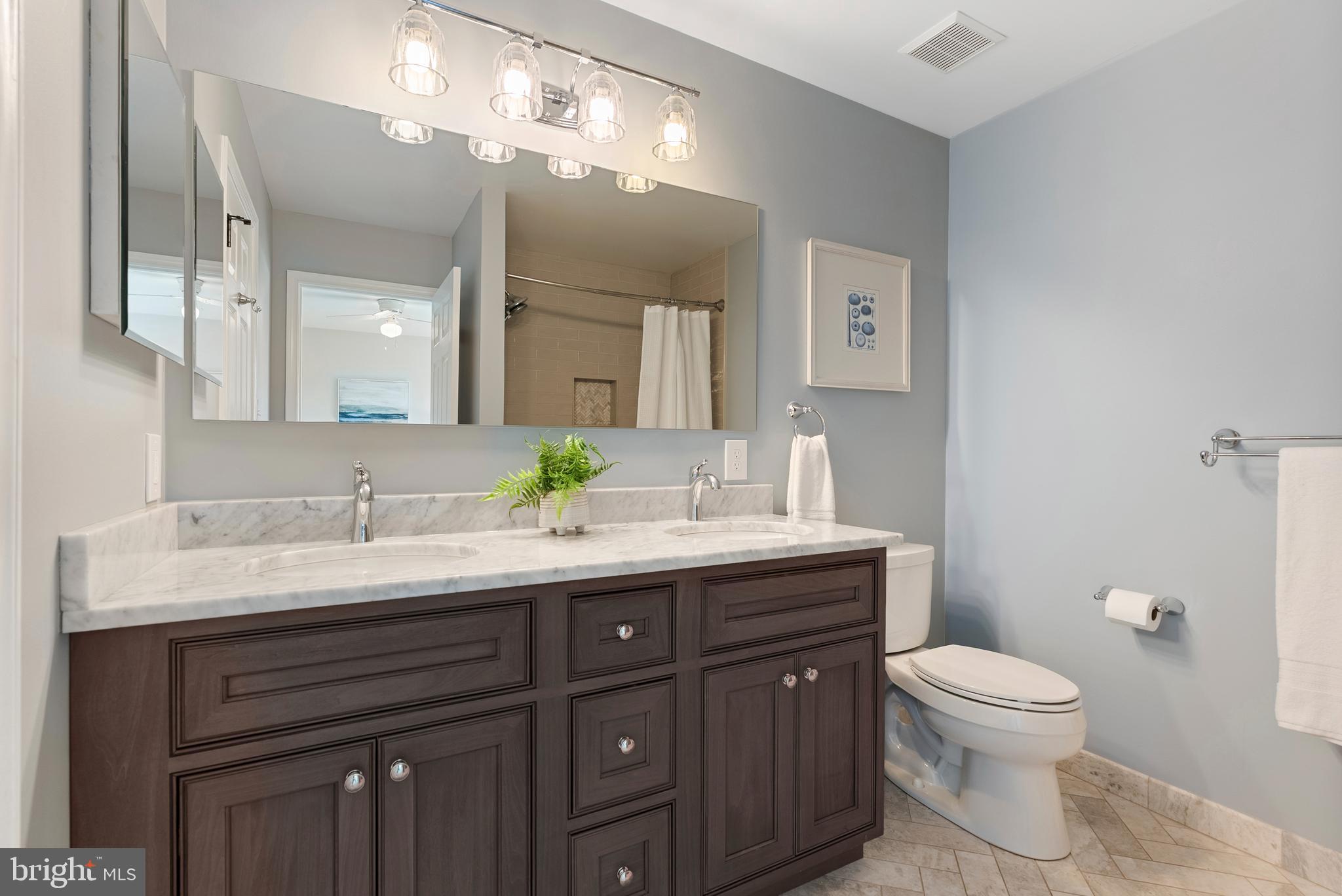 HUNTERS RUN - Residential