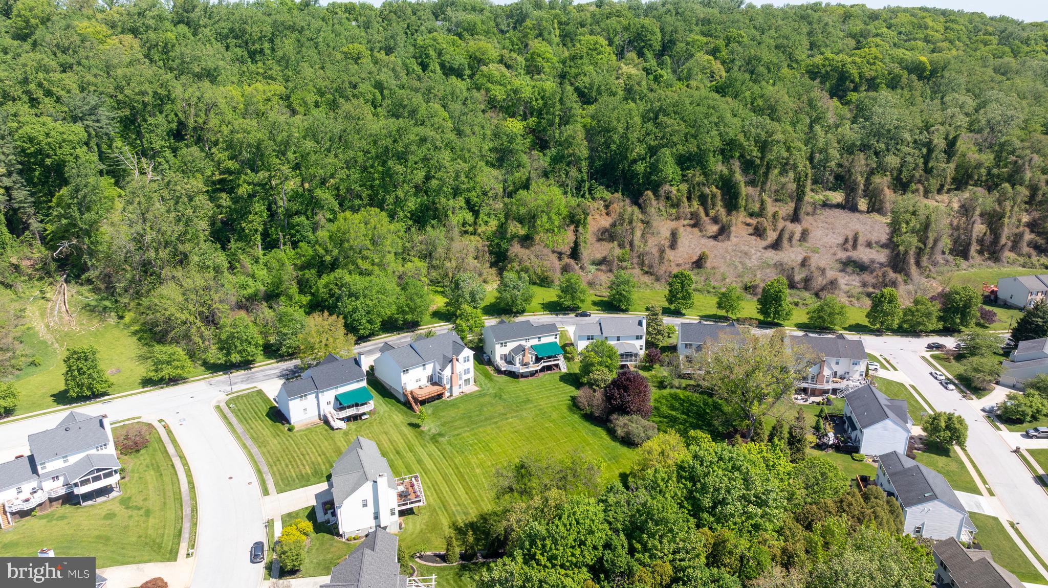 HUNTERS RUN - Residential
