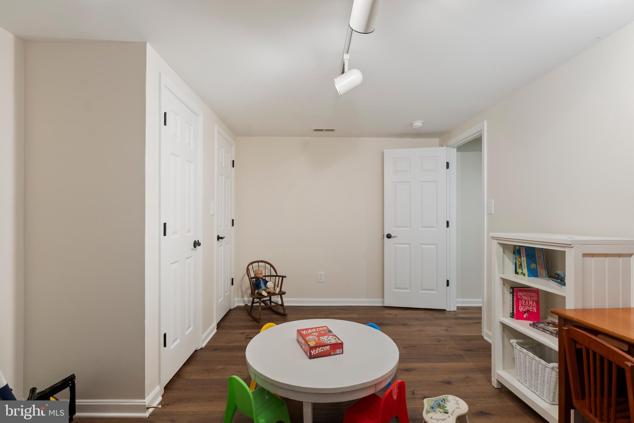 HUNTERS RUN - Residential