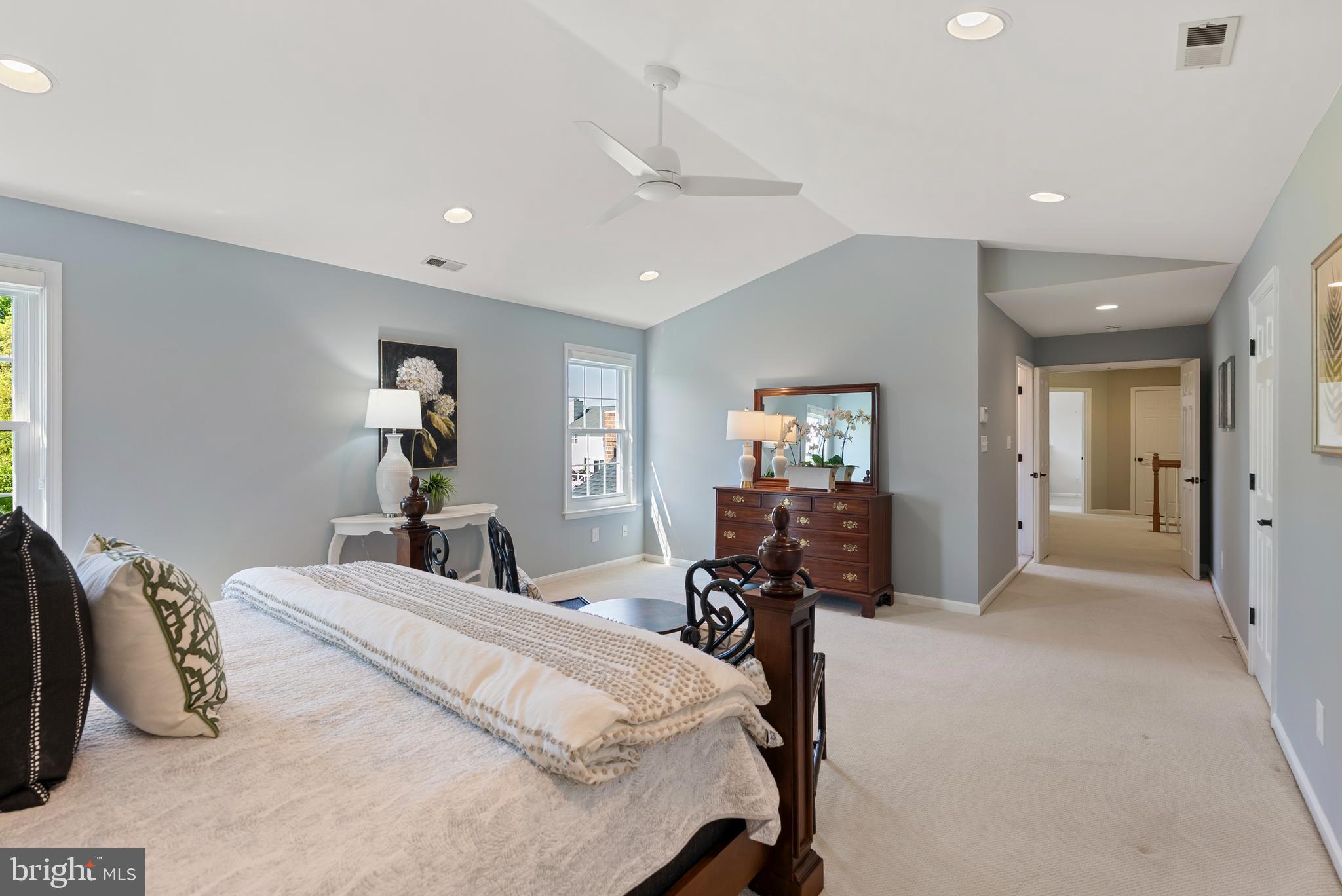 HUNTERS RUN - Residential