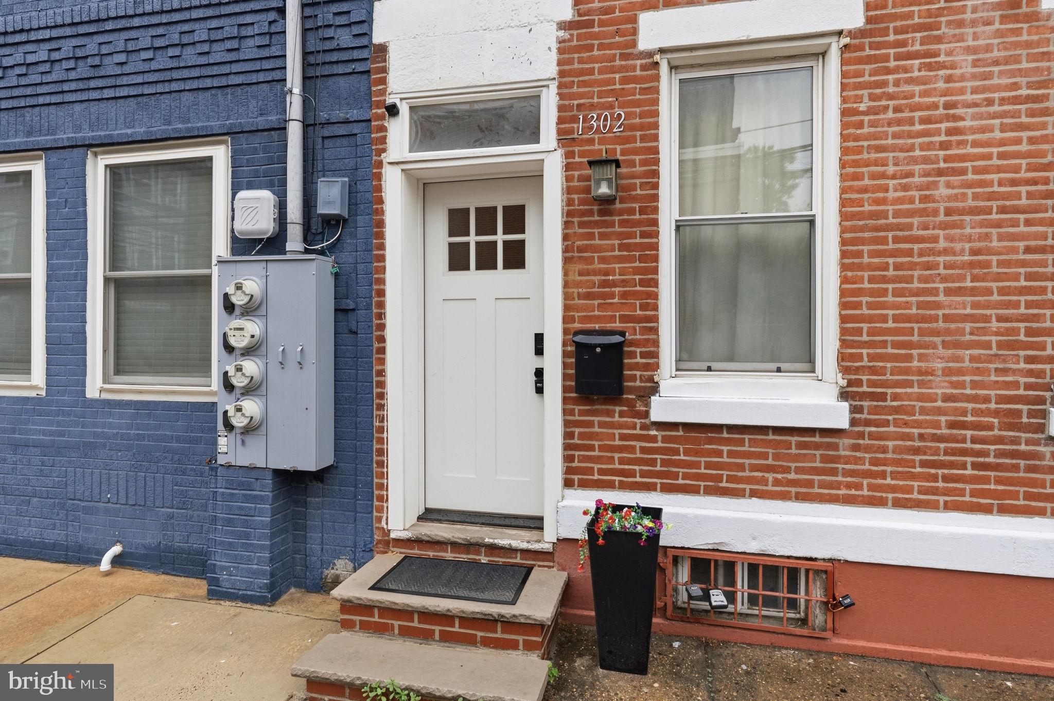 1302 N LAWRENCE STREET
