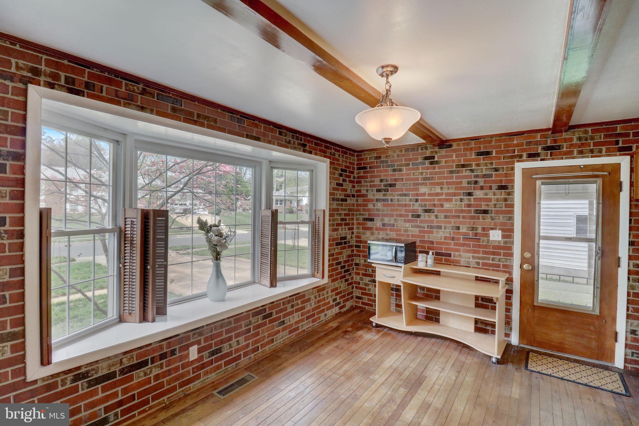 MOSBY WOODS - Residential