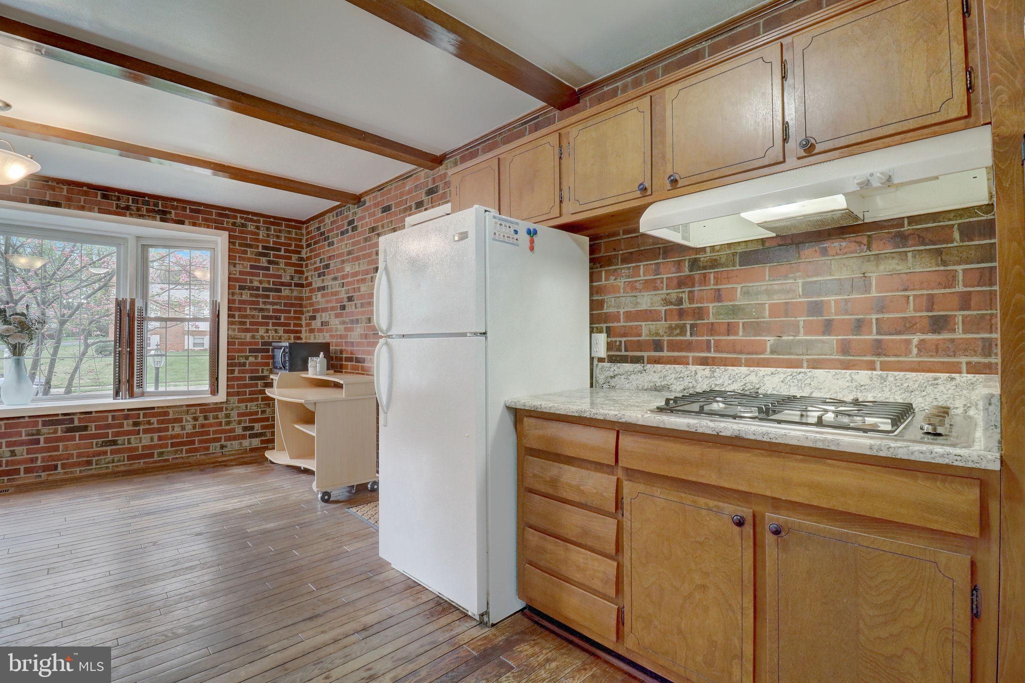 MOSBY WOODS - Residential
