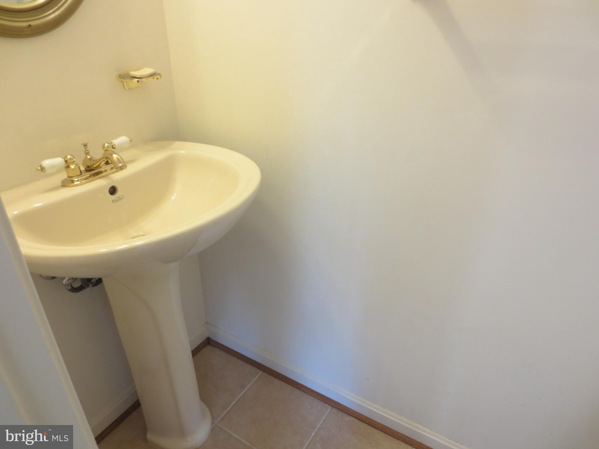 BELMONT CENTER - Residential