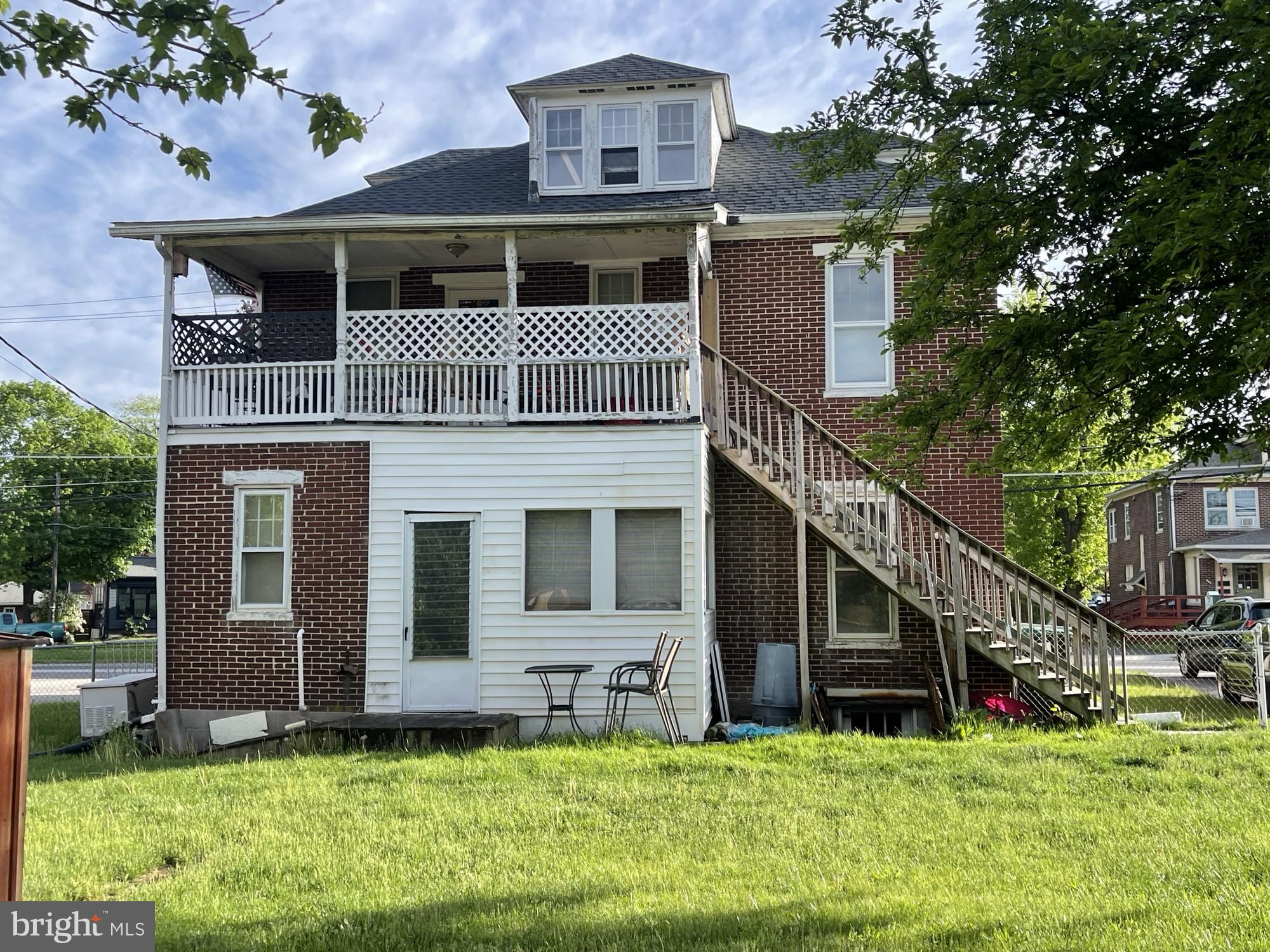 233 BUFORD AVENUE