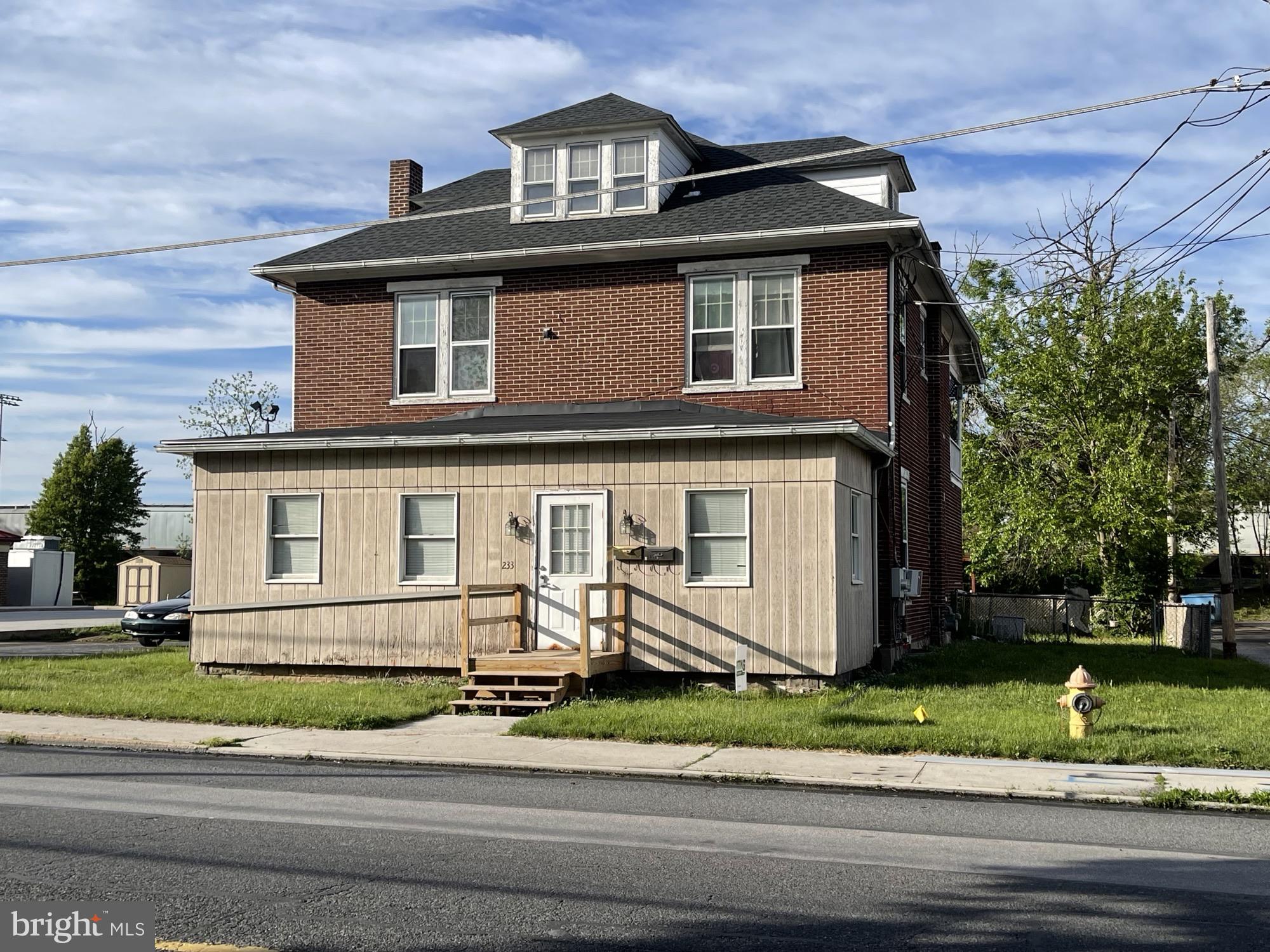 233 BUFORD AVENUE