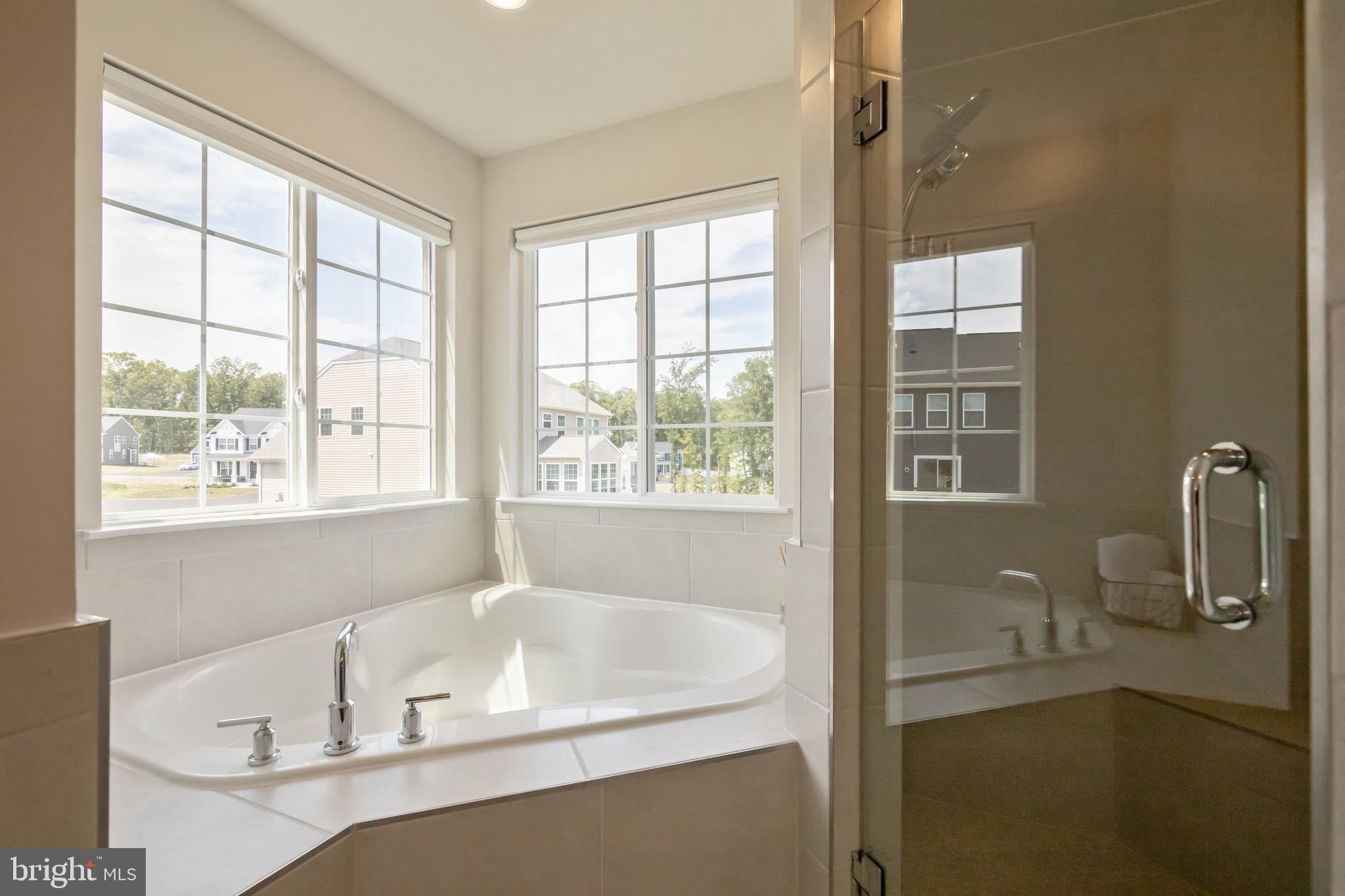 SUMMIT CROSSING ESTATES - Residential