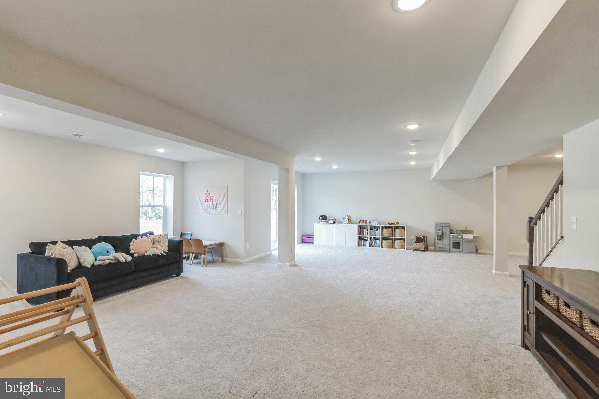 SUMMIT CROSSING ESTATES - Residential