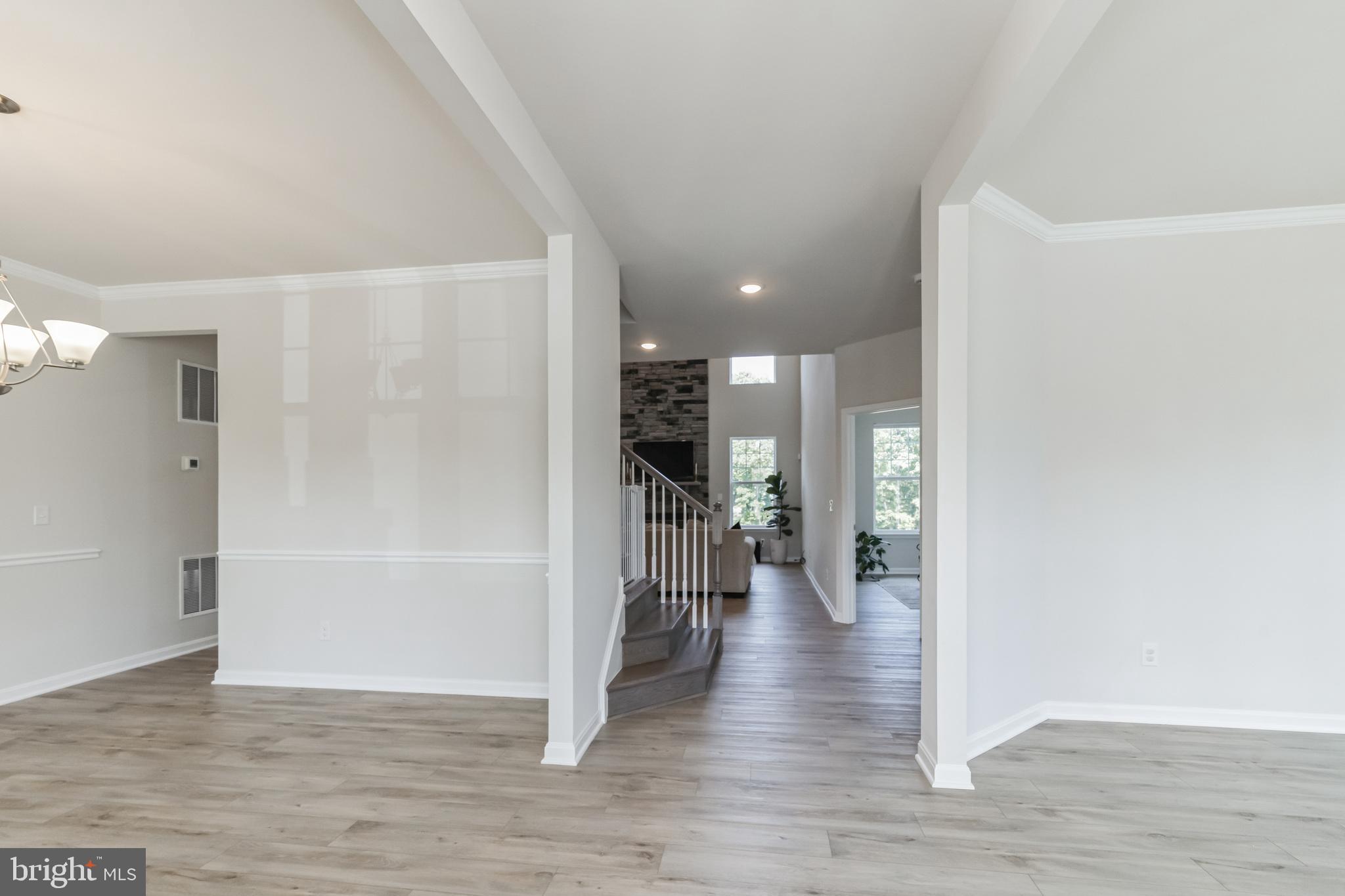 SUMMIT CROSSING ESTATES - Residential