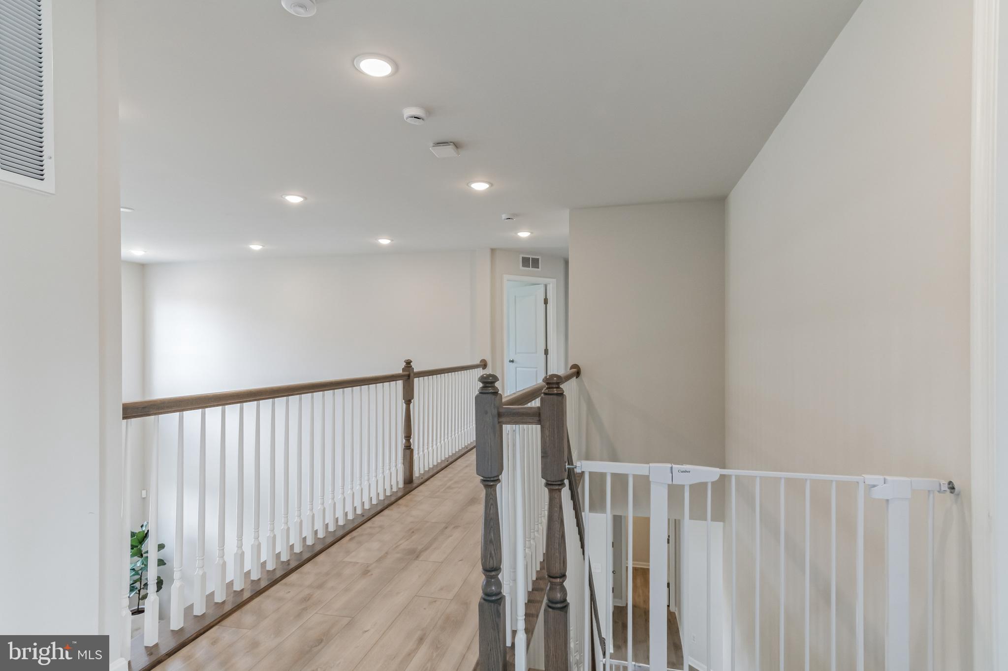 SUMMIT CROSSING ESTATES - Residential