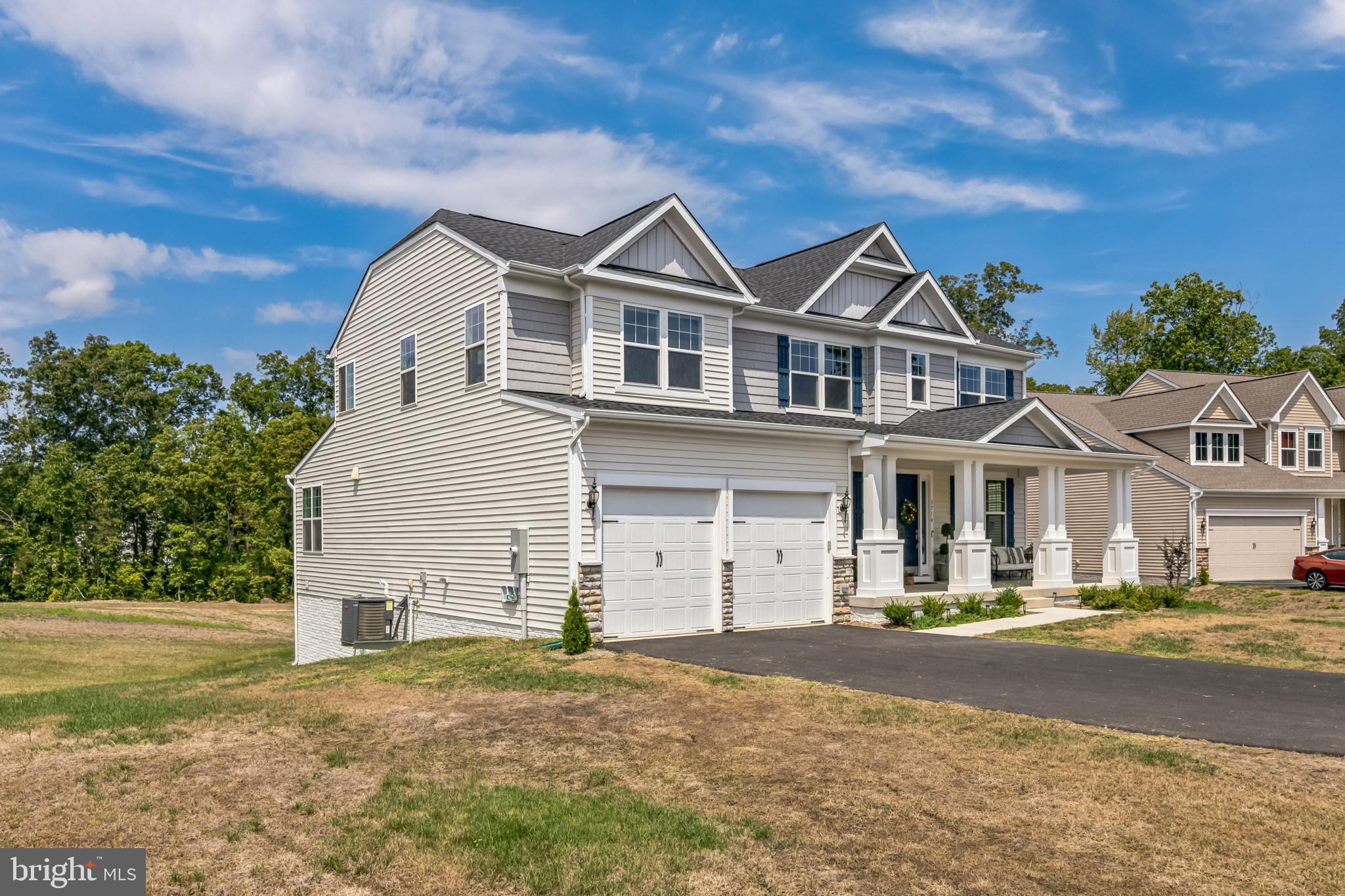 SUMMIT CROSSING ESTATES - Residential