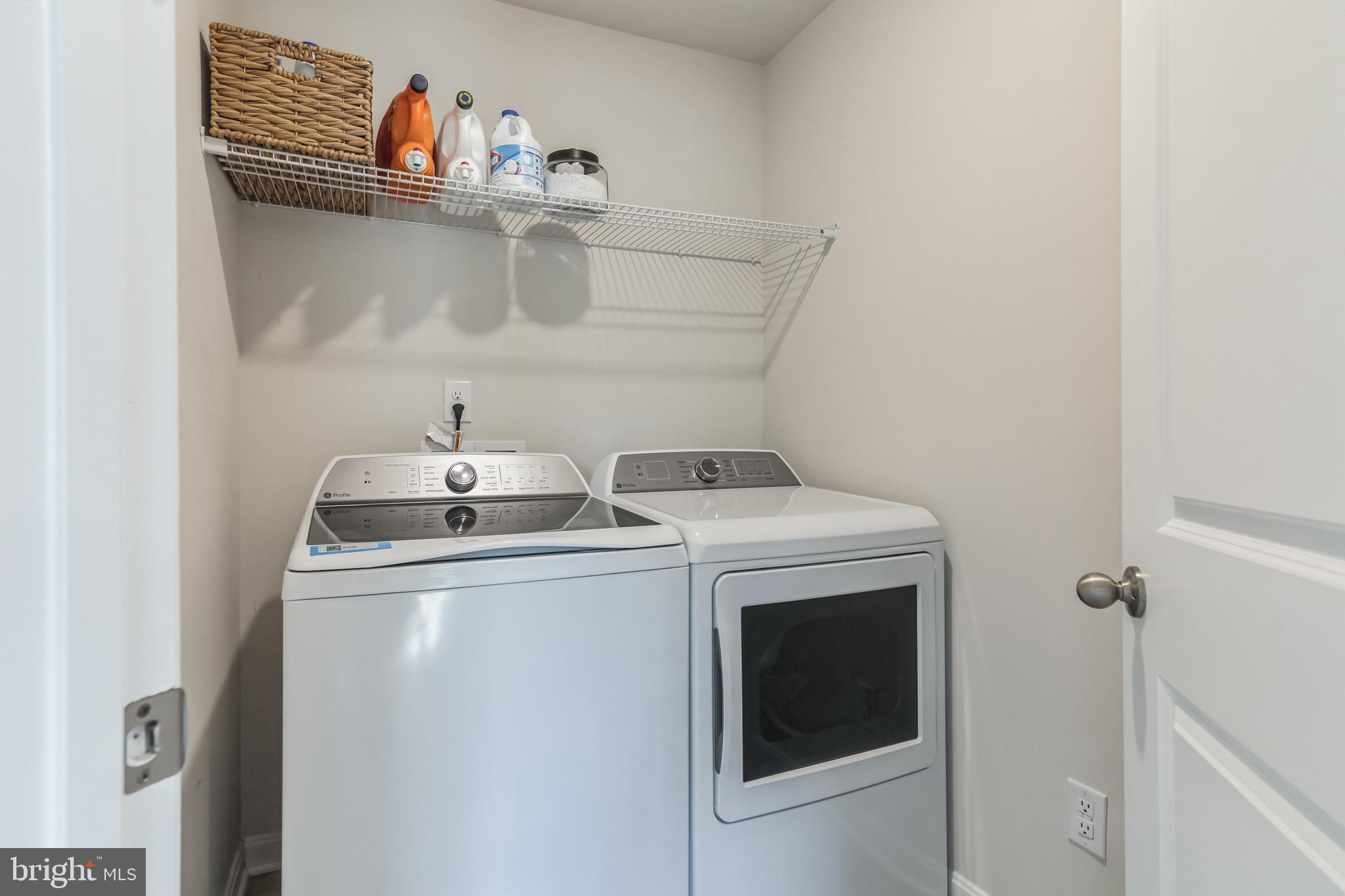 SUMMIT CROSSING ESTATES - Residential