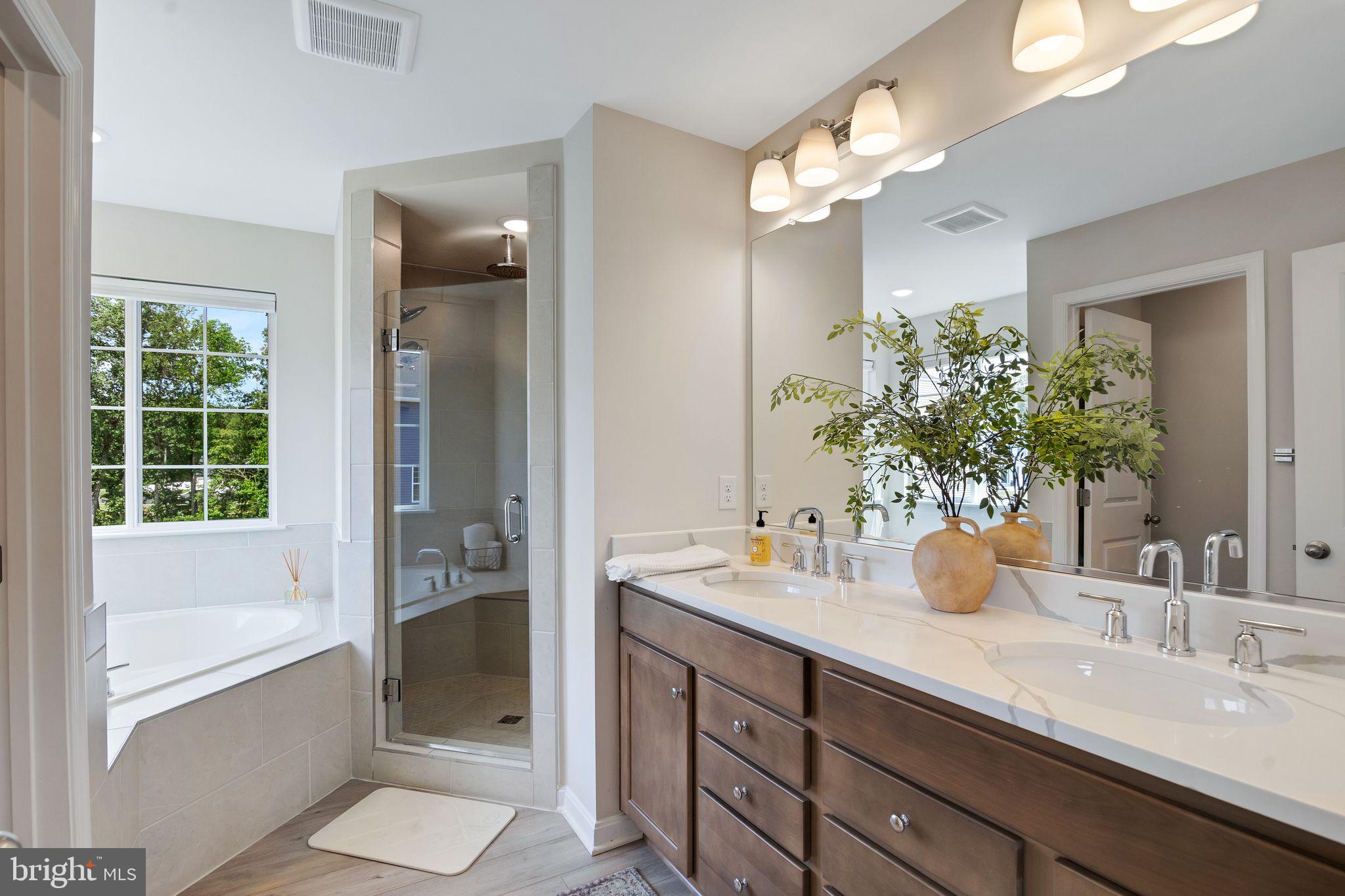 SUMMIT CROSSING ESTATES - Residential