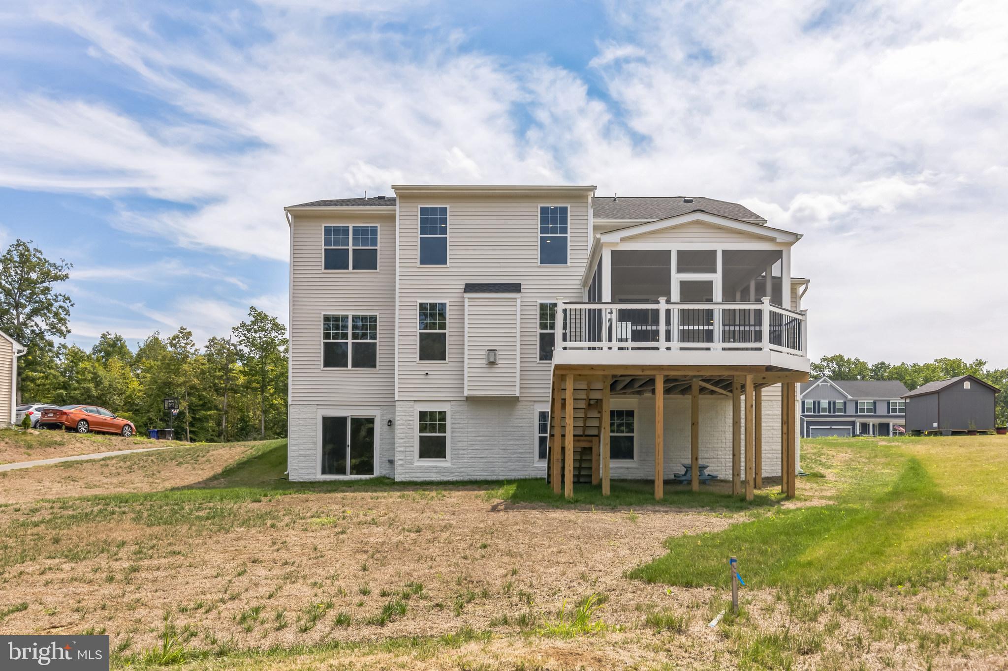 SUMMIT CROSSING ESTATES - Residential