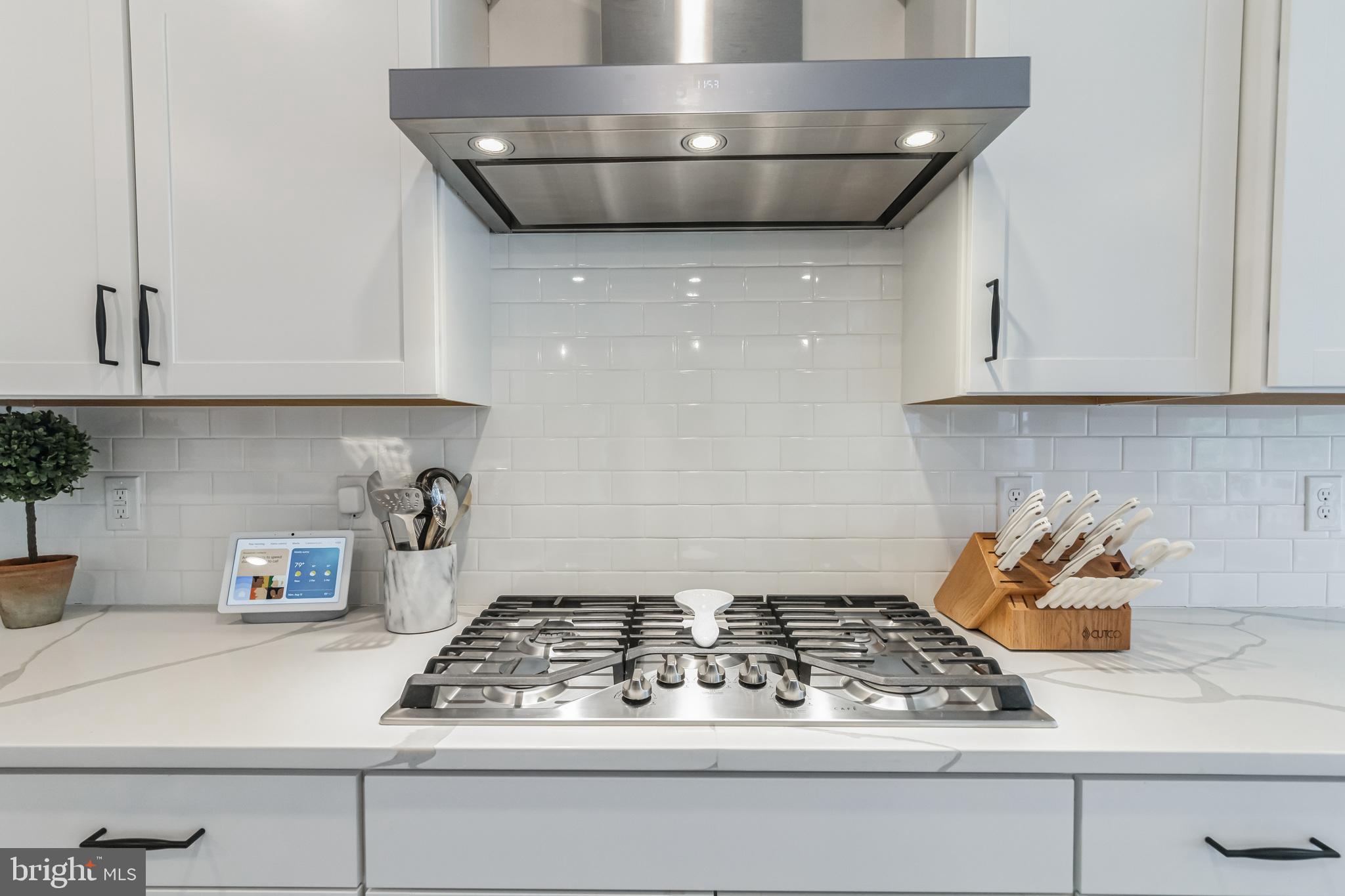 SUMMIT CROSSING ESTATES - Residential