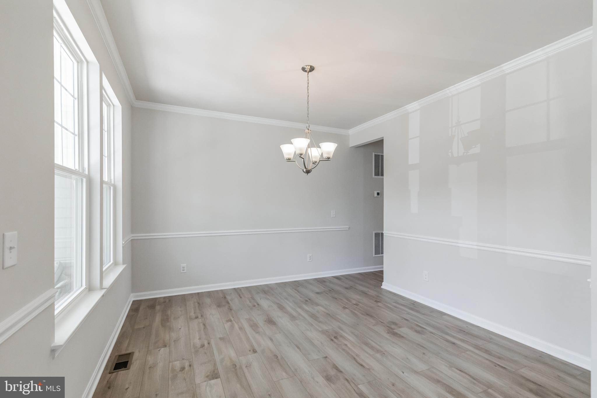 SUMMIT CROSSING ESTATES - Residential