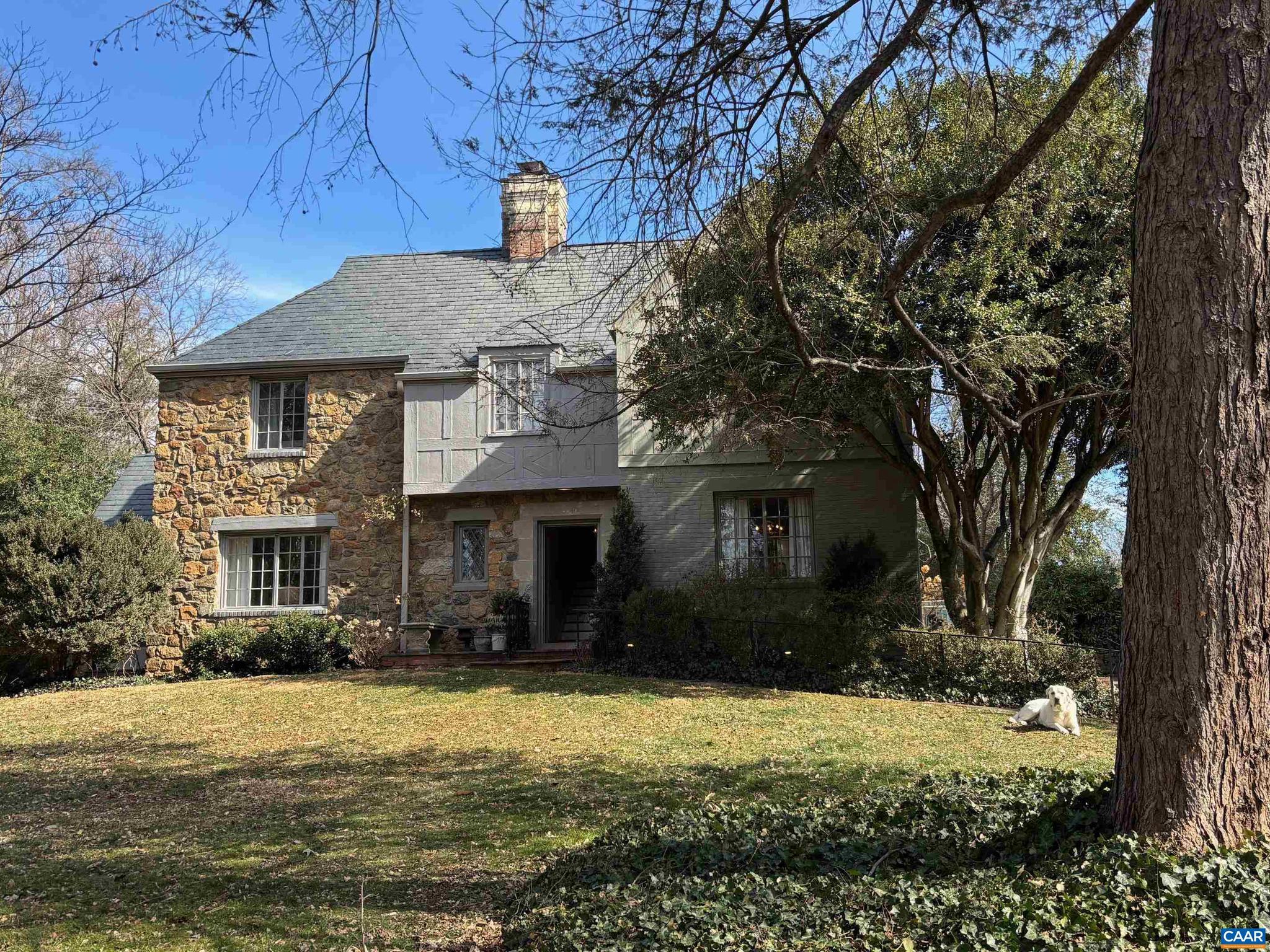 RUGBY - Residential Lease