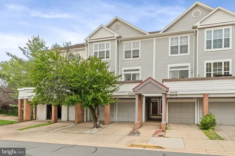 20432 Cool Fern Square, Ashburn, VA MLS: VALO2096062