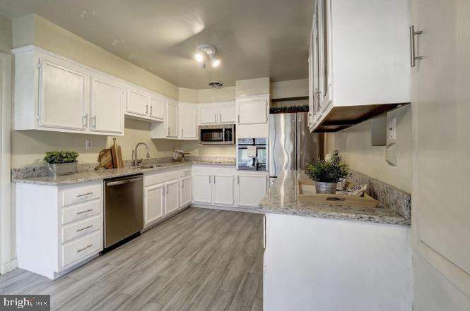 BRADLEY HILLS - Residential Lease