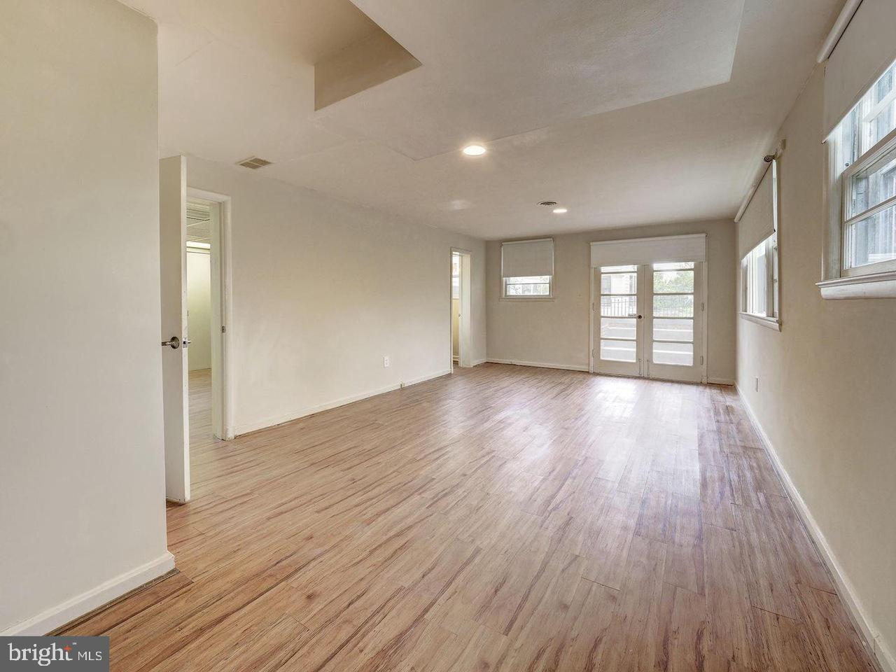 BRADLEY HILLS - Residential Lease