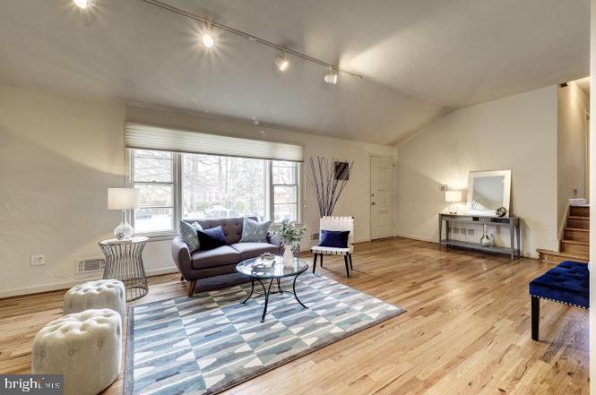 BRADLEY HILLS - Residential Lease