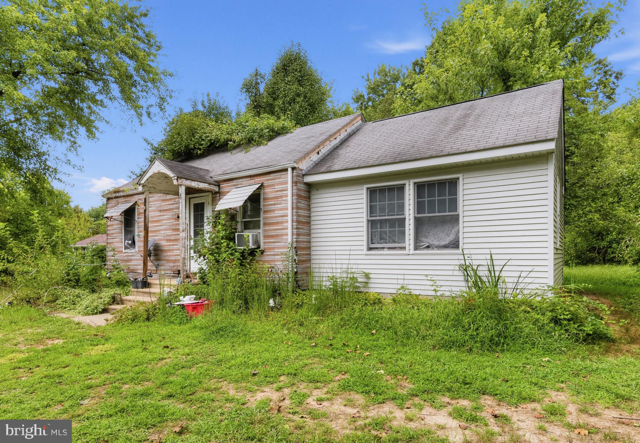 1065 WALNUT SHADE ROAD