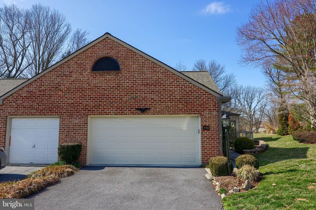 Photo of 534 THORNGATE PL, MILLERSVILLE, PA 17551 (MLS # PALA2031256)