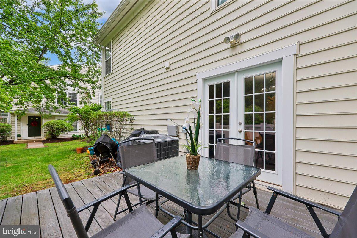 VILL AT MANCHESTER FARMS - Residential