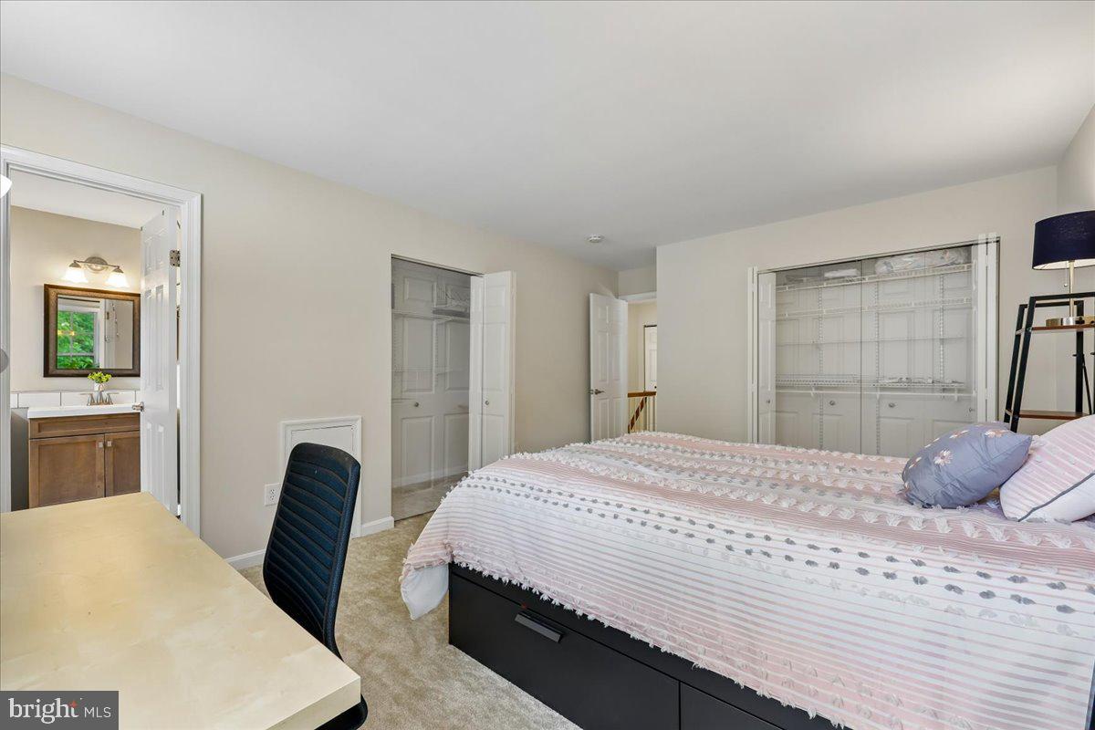 VILL AT MANCHESTER FARMS - Residential
