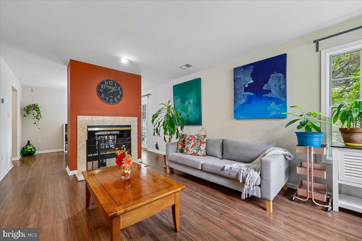 VILL AT MANCHESTER FARMS - Residential