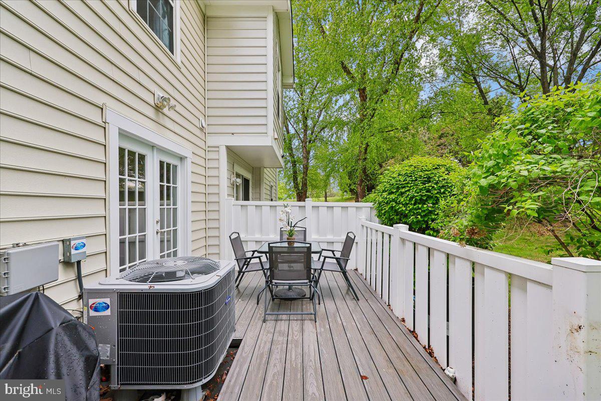 VILL AT MANCHESTER FARMS - Residential