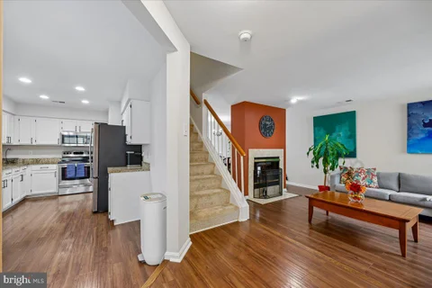 32 Amarillo Court Unit 121, Germantown, MD 20874 - #: MDMC2222228