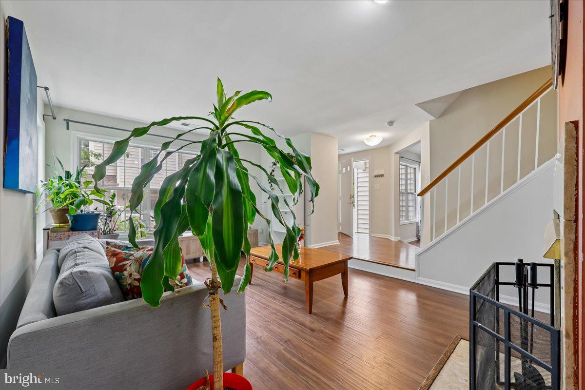 VILL AT MANCHESTER FARMS - Residential