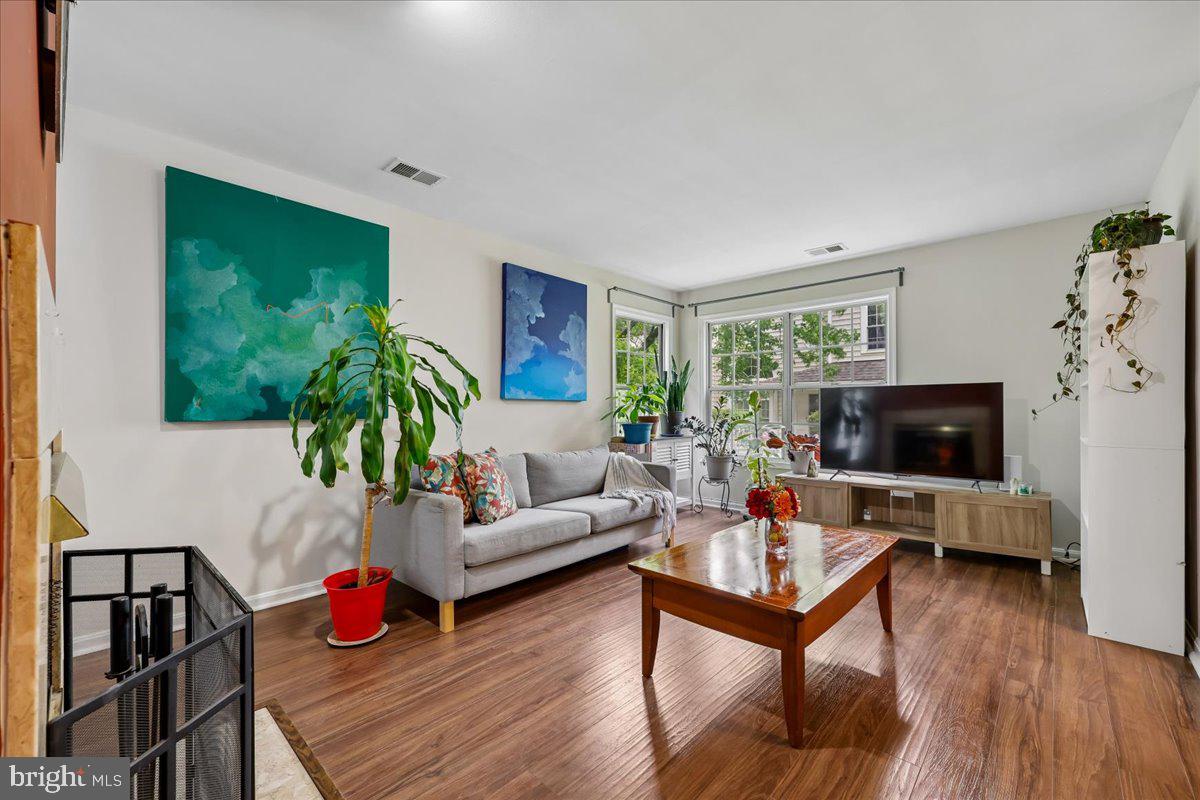 VILL AT MANCHESTER FARMS - Residential