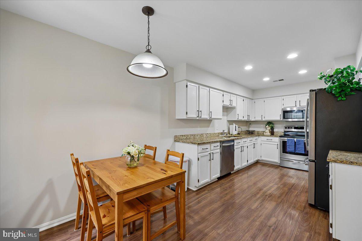 VILL AT MANCHESTER FARMS - Residential