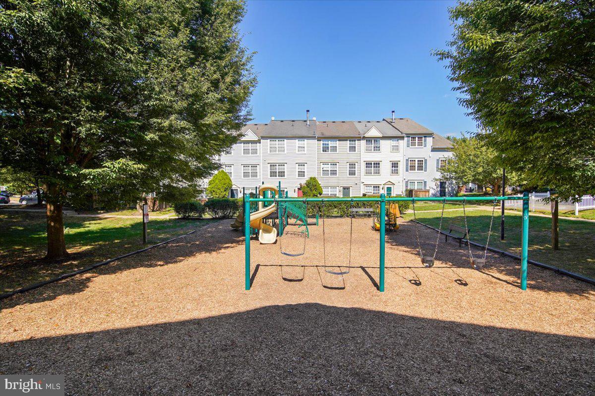 VILL AT MANCHESTER FARMS - Residential